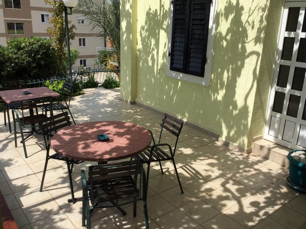 Apartments Simo Petrovac Екстер'єр фото