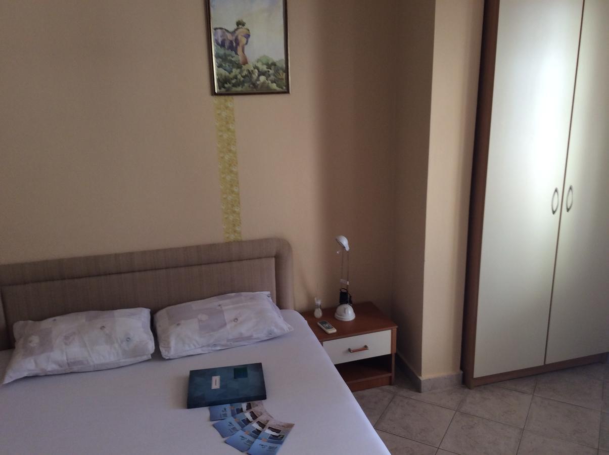 Apartments Simo Petrovac Екстер'єр фото