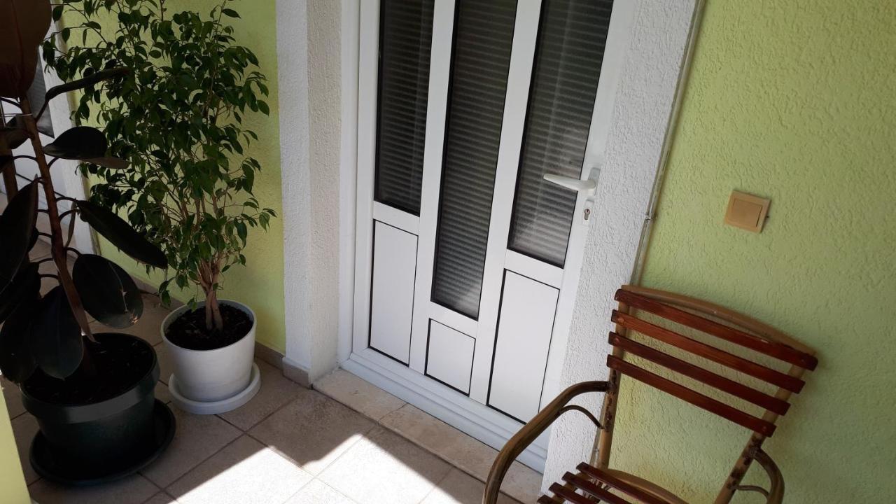 Apartments Simo Petrovac Екстер'єр фото